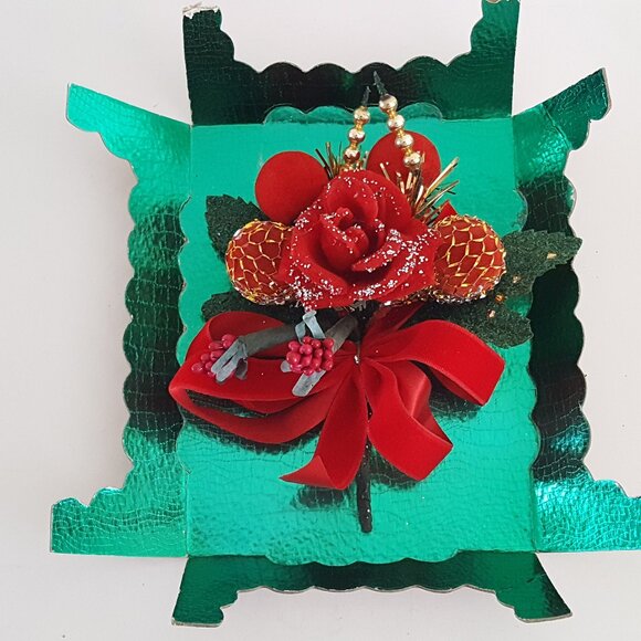 Vintage Christmas Holiday Corsage - Picture 2 of 14